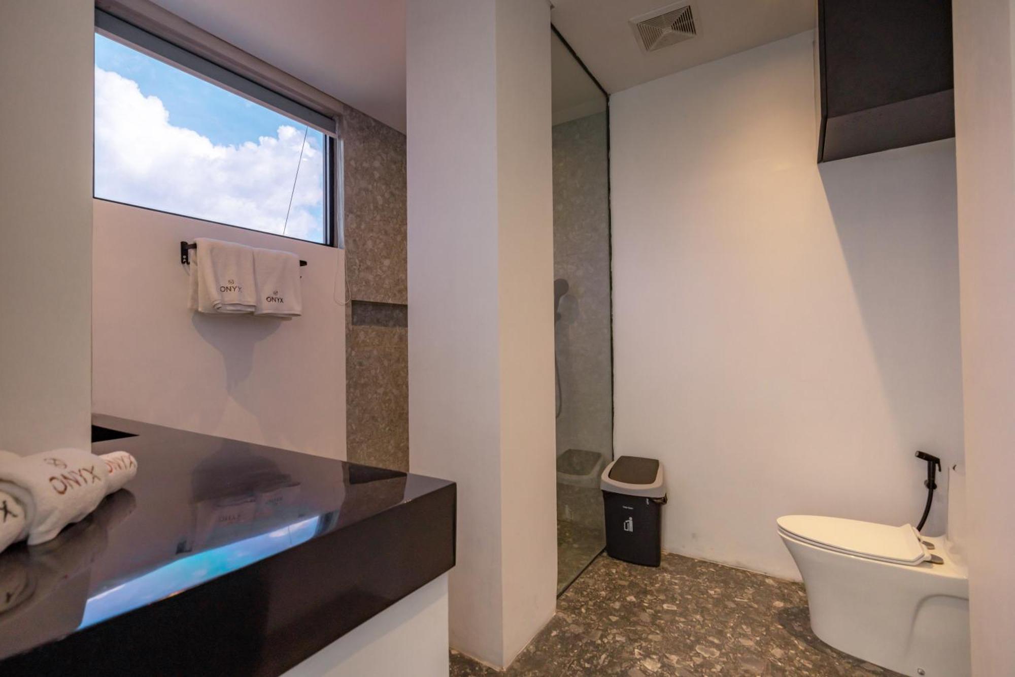 Onyx Beach Hotel Canggu Szoba fotó